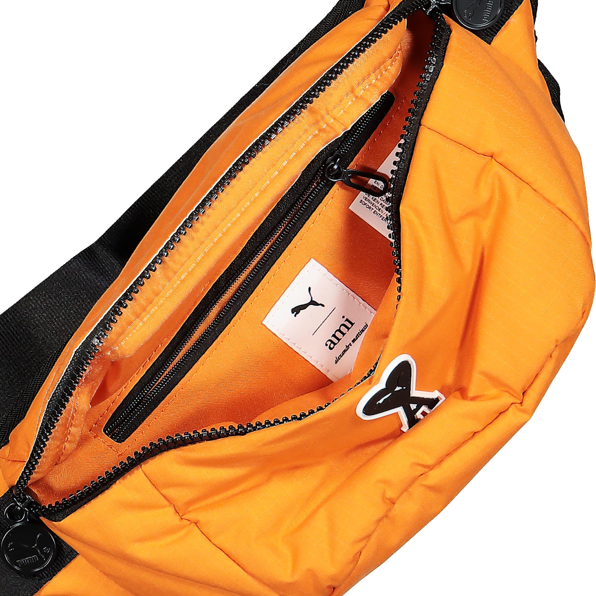 ♦︎ PUMA×AMI ウエストバッグ ボディバッグ オレンジ ユニセックス PUMA（プーマ）の「PUMA プーマ ユニセックス PUMA x AMI ウエスト