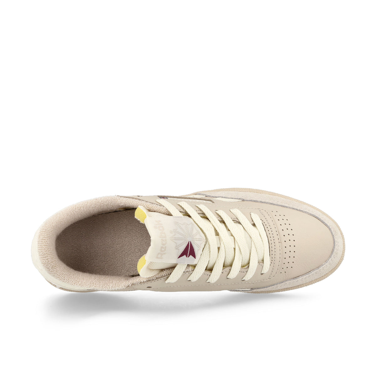 Reebok W Club C Revenge Vintage Stucco / Vintage Chalk / Paper White Low Top Sneakers  Detailfoto | Overkill