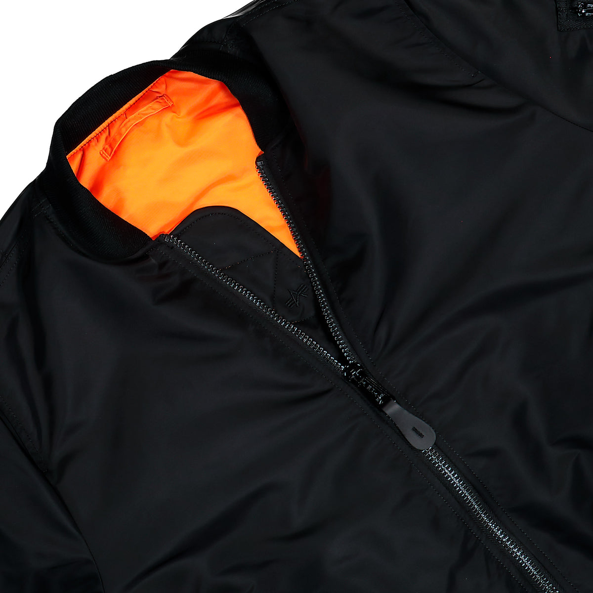 Alpha Industries MA-1 Heritage Bomber Jacket Black / Black Bomber Jacket 100101-515 Detailfoto | Overkill
