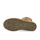UGG W Classic Short II Chestnut Boots 1016223-CHE Detail View 1 | Overkill
