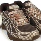 Asics Gel-Venture 6 Reddish Brown / Reddish Brown Low Top Sneakers  Detailfoto | Overkill