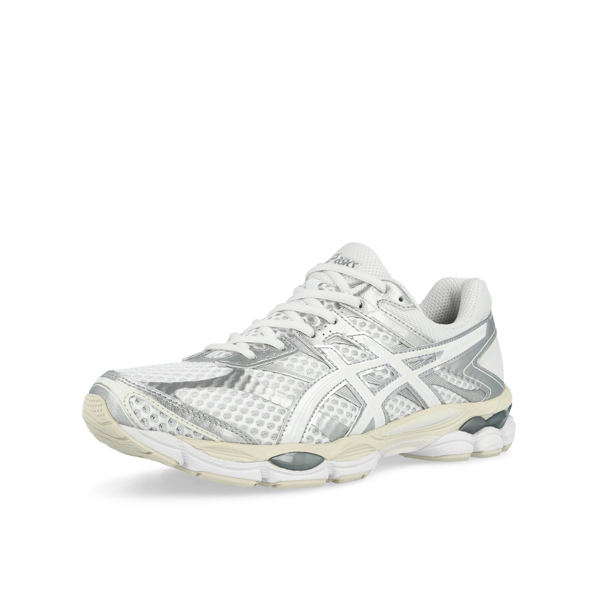 Asics Gel-Cumulus 16 White / White Sneaker 1203A733-102 Close-up | Overkill
