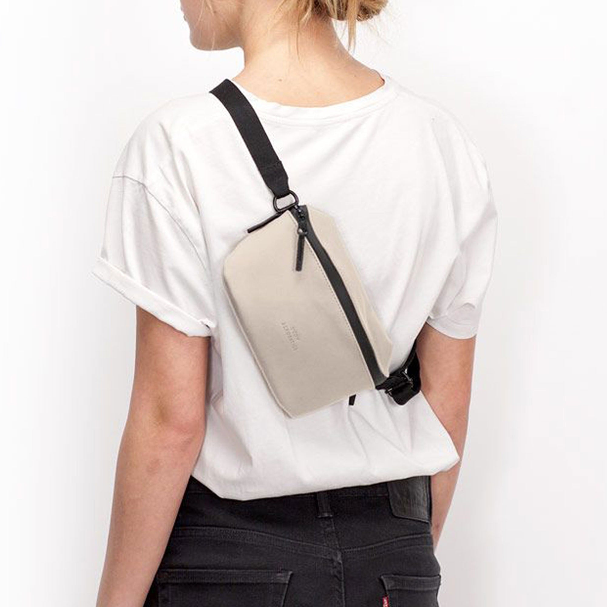 Ucon Acrobatics Jona Medium Bag Lotus Light Sand Shoulder & Cross Body Bags Detail view 3 | Overkill