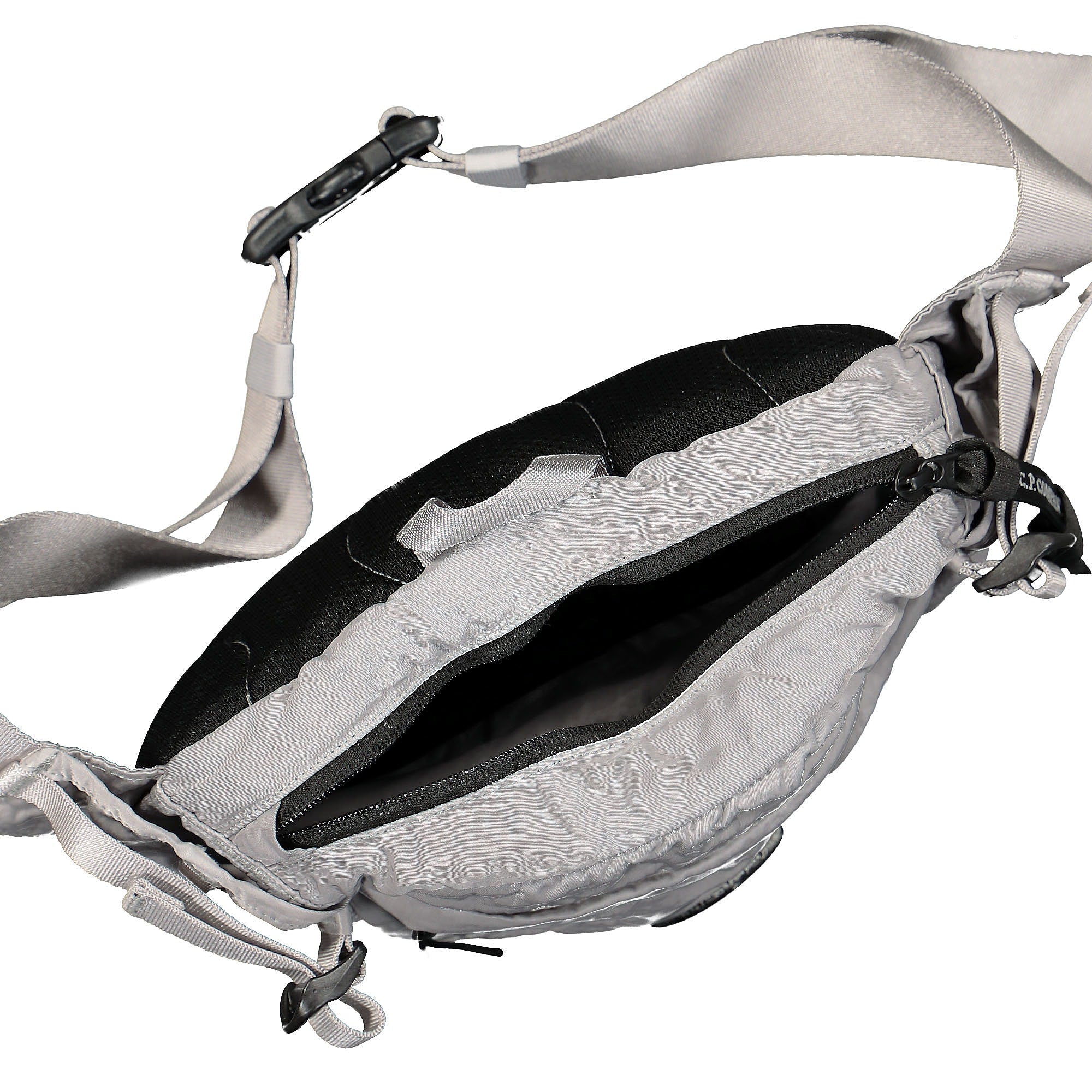 C.P. Company Nylon B Crossbody Pack Griffin Grey Shoulder & Cross Body Bags Detailfoto | Overkill