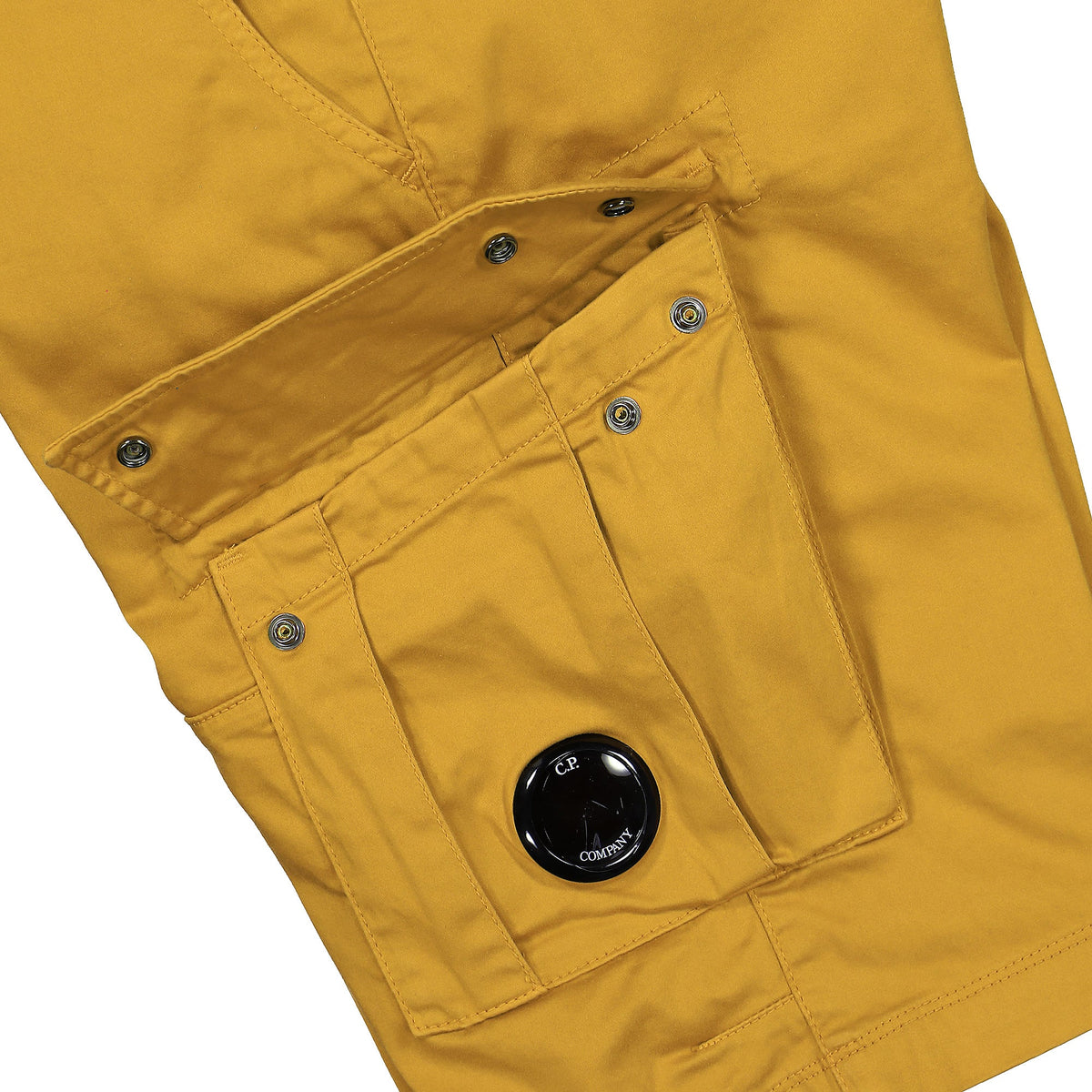 C.P. Company Stretch Sateen Cargo Shorts Nugget Gold Shorts Detailfoto | Overkill