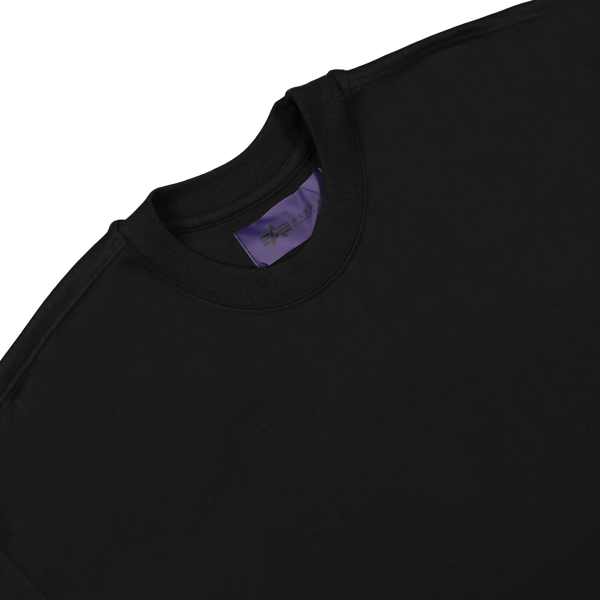 Alpha Industries Heavy Tee UV Black T-Shirts Close-up | Overkill