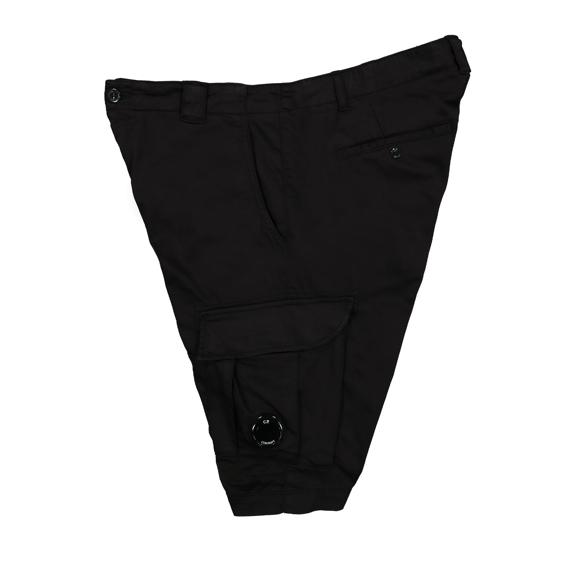 C.P. Company Stretch Sateen Cargo Shorts Black Shorts Close-up | Overkill