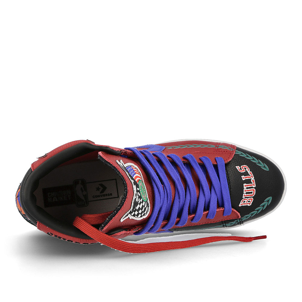 Converse Chinatown Market x NBA x Jeff Hamilton x Converse Pro Leather Garnet-Black-Hyper Royal Sneakers  Detailfoto | Overkill