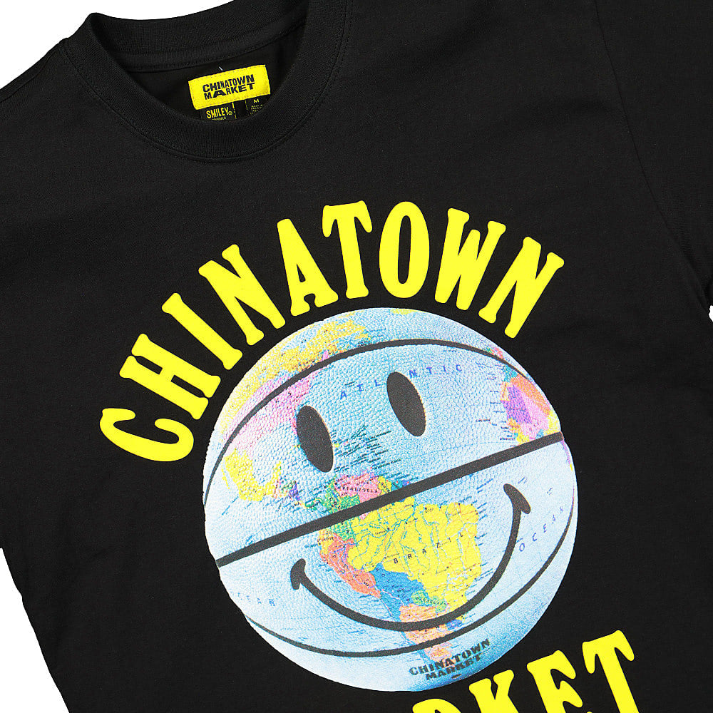 Chinatown Market Smiley Globe Ball Tee Black T-Shirts Close-up | Overkill