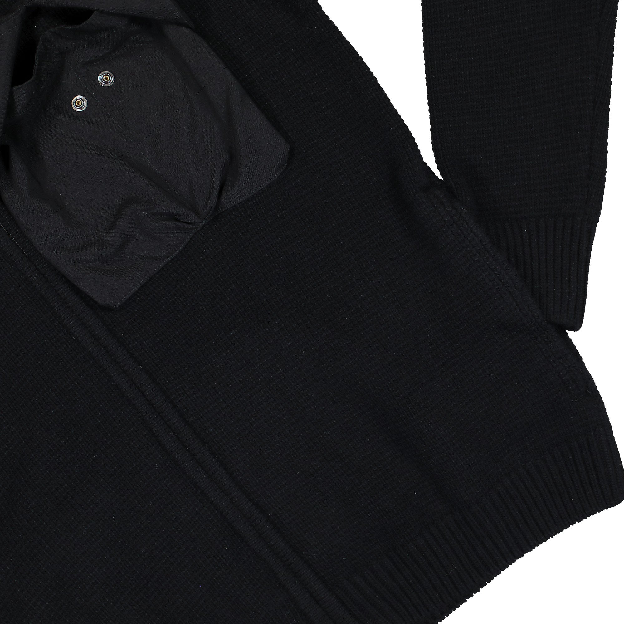 C.P. Company Lambswool Mixed Goggle Hood Cardigan Black Cardigan 19CMKN245A-110149M 999 Detail View 2 | Overkill
