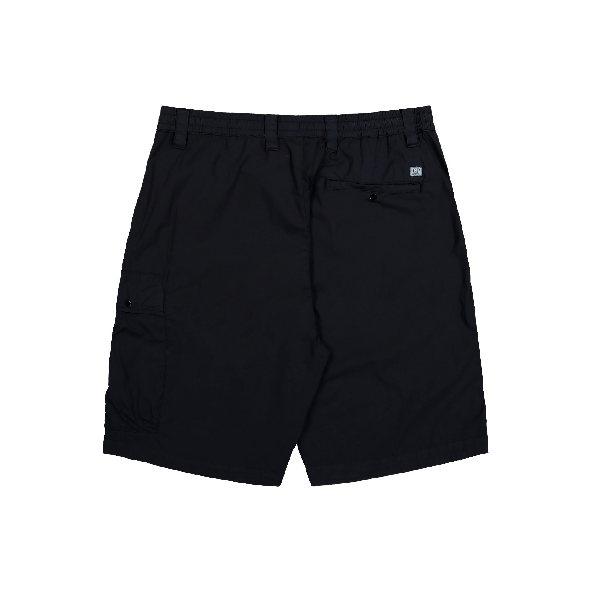 C.P. Company Bermuda Cargo In 50 Fili Stretch Black Shorts 20CMBE254A-006439G 999 Close-up | Overkill
