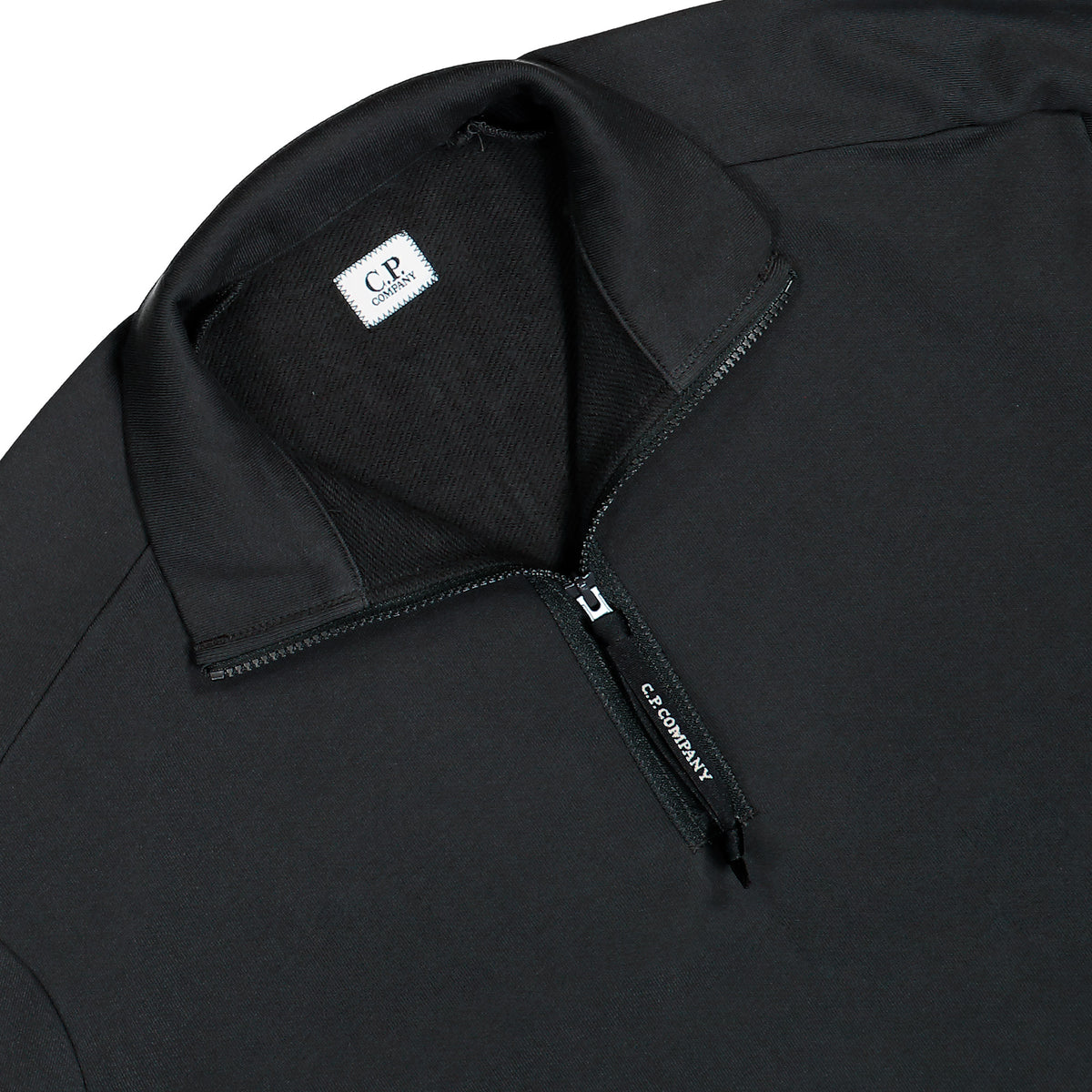C.P. Company Diagonal Raised Fleece Half Zip Lens Sweatshirt Raven Sweatshirts 21CMSS033A-005086W 985 Detailfoto | Overkill
