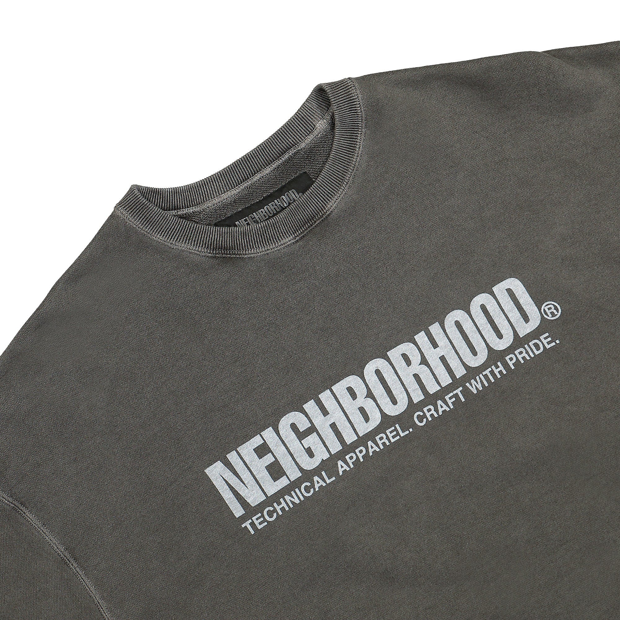 Neighborhood Pigment Dyed LS Sweatshirt Black Sweatshirts Close-up | Overkill