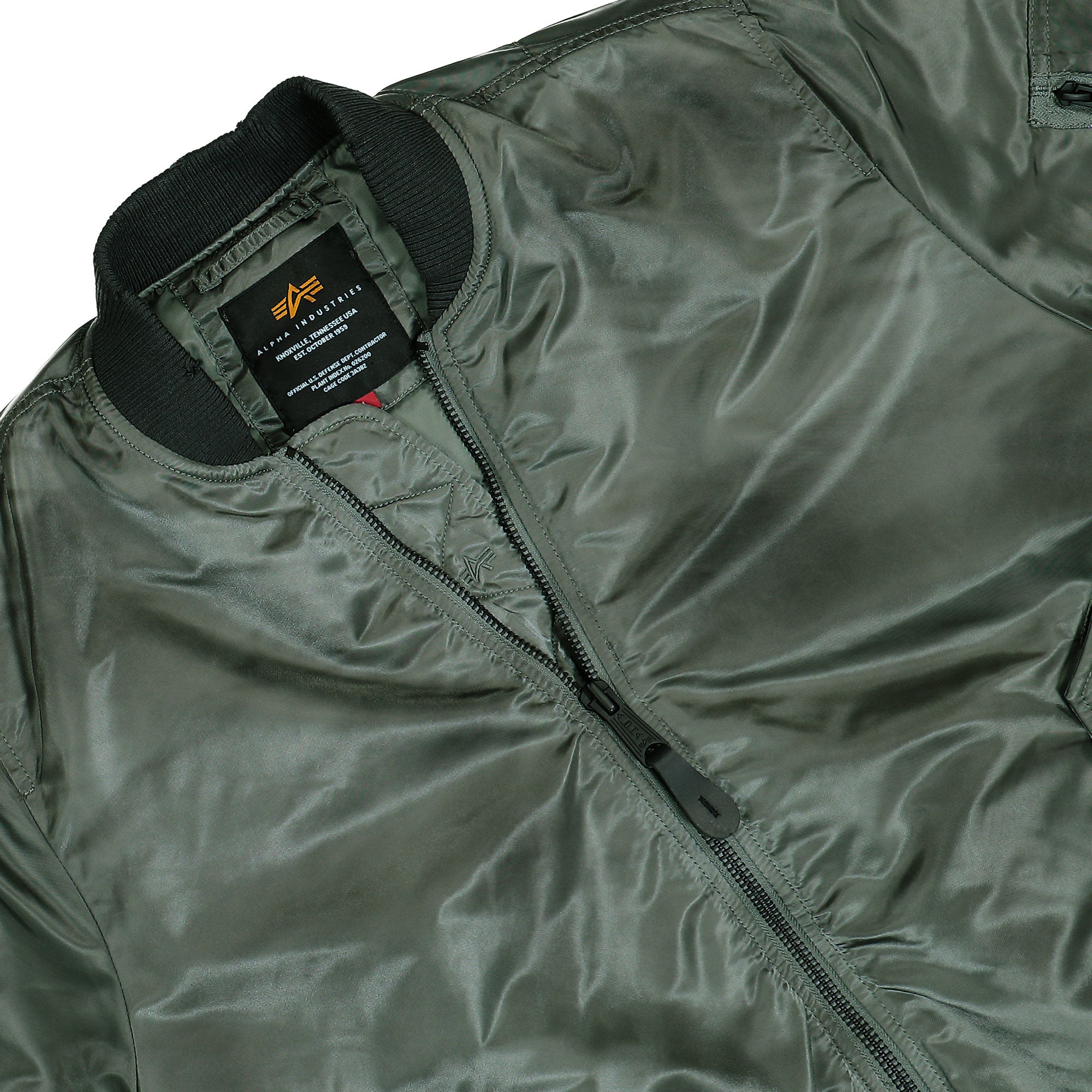 Alpha Industries MA-1 Distressed Bomber Jacket Vintage Green Bomber Jacket 258128-432 Detailfoto | Overkill
