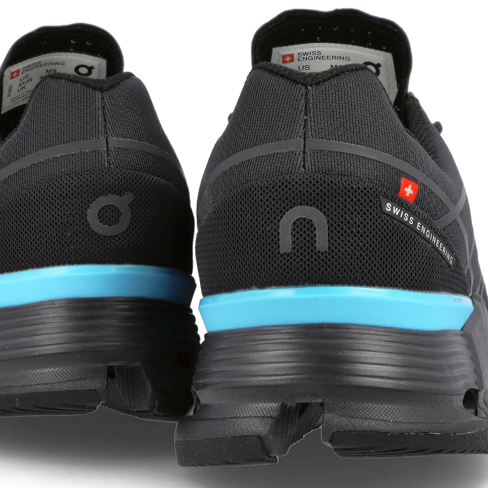 On wmns cloudnova z5 Black-Cyan Low Top Sneakers  Detailfoto | Overkill