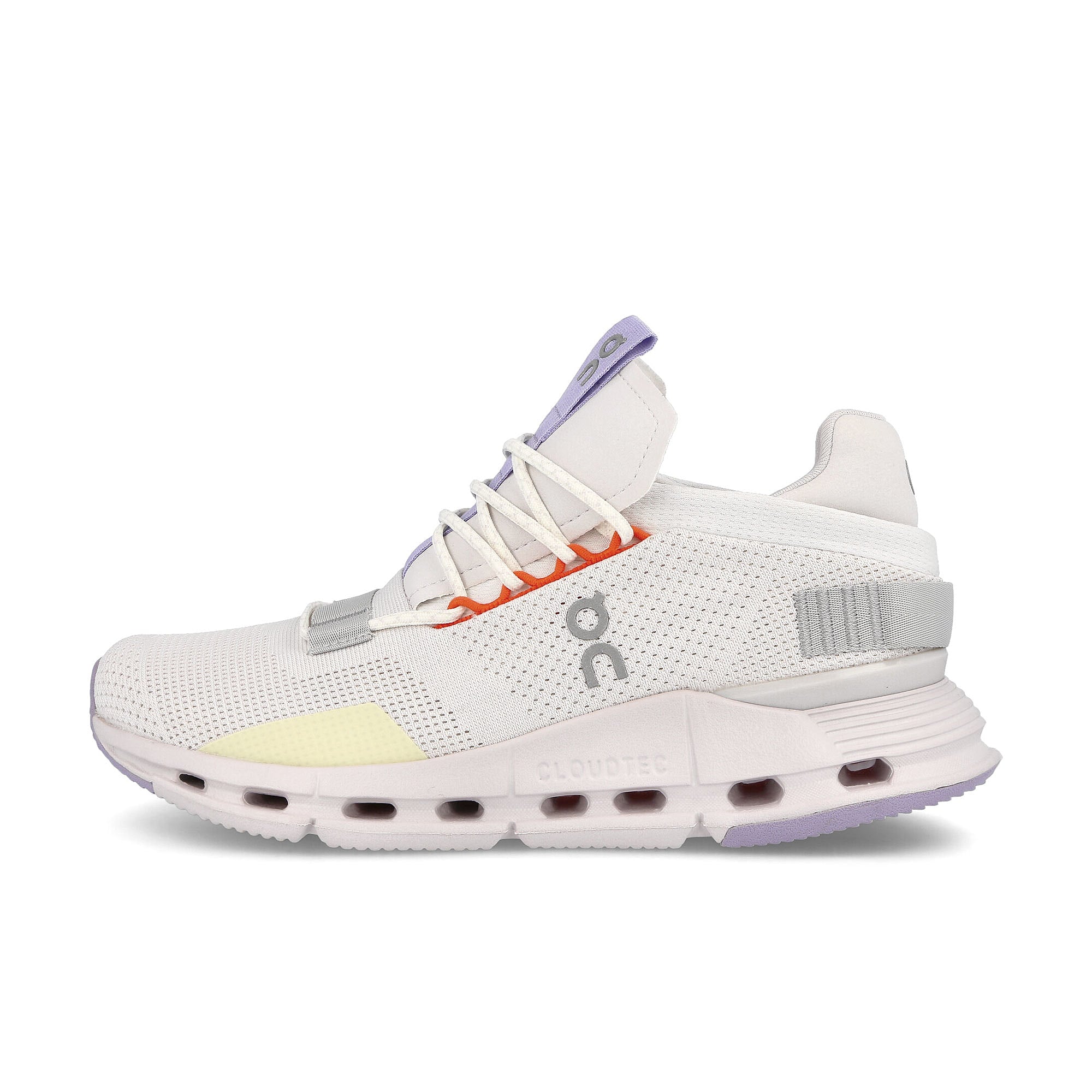 On wmns cloudnova White / Glacier  26.98982 | Overkill