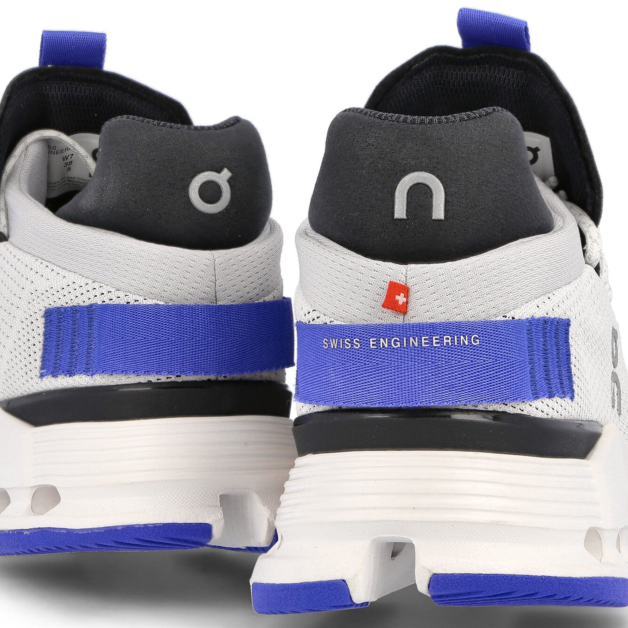 On wmns cloudnova White / Cobalt  Detail view 1 | Overkill