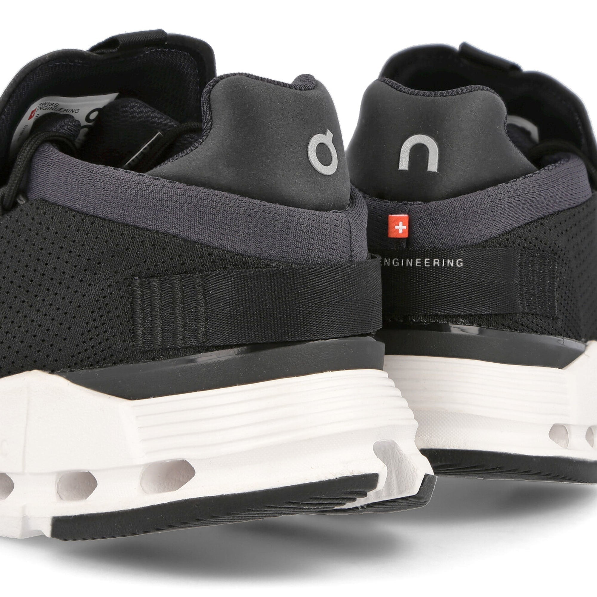 On wmns cloudnova Black Sneakers  Detailfoto | Overkill