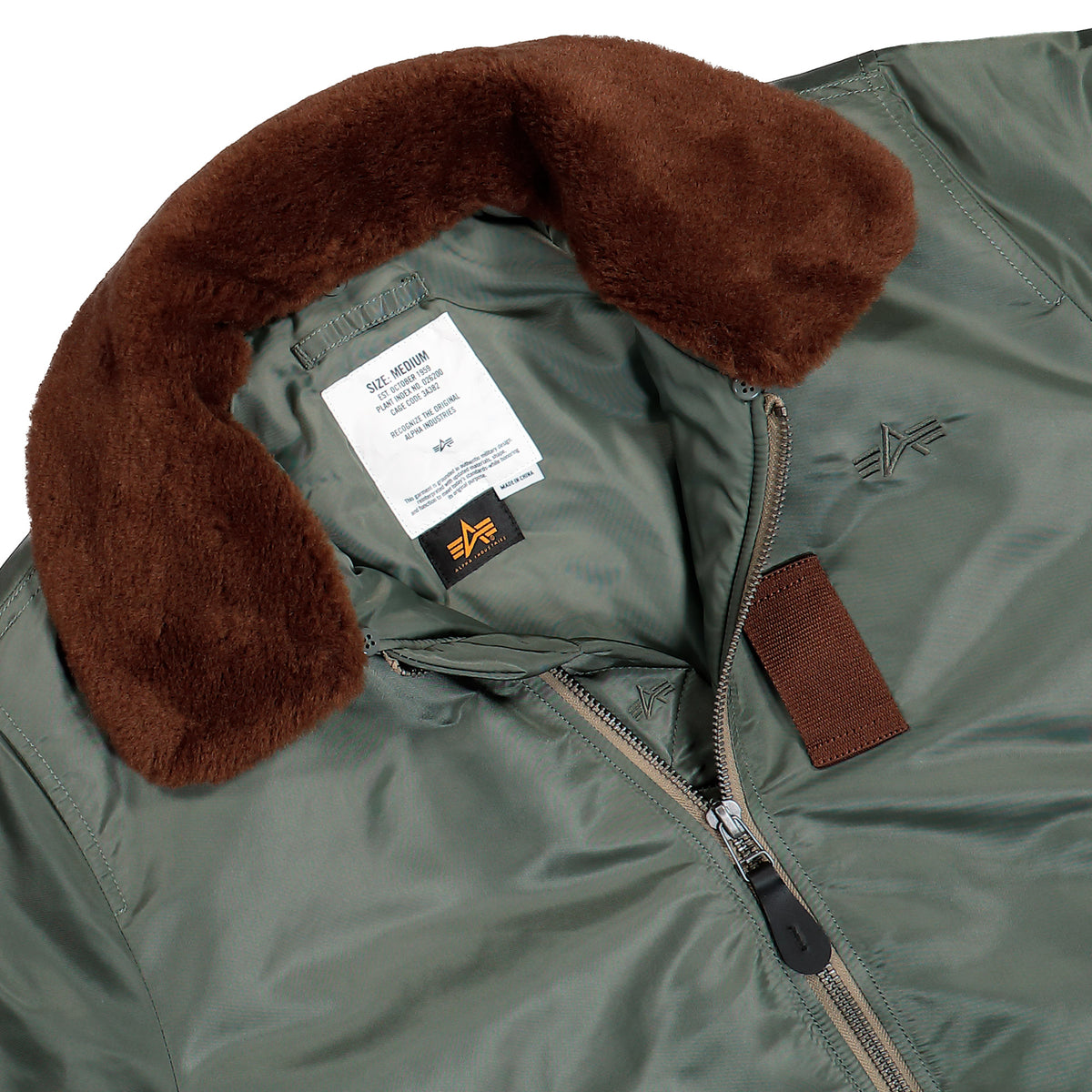 Alpha Industries B-15 Inermediate Flight Bomber Jacket Vintage Green Bomber & Varsity Jackets 268161-432 Detailfoto | Overkill
