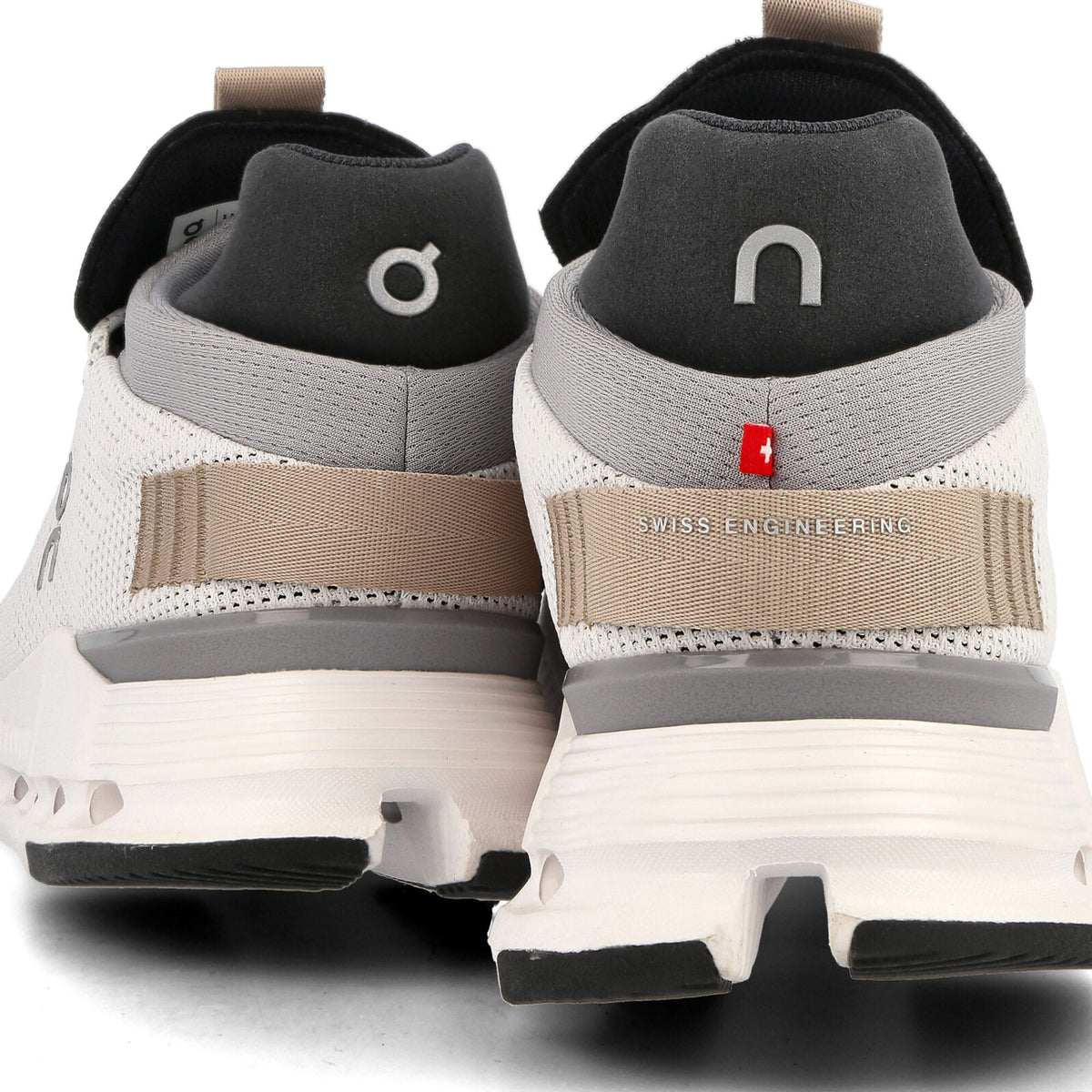 On W Cloudnova White / Sand Sneakers  Detailfoto | Overkill