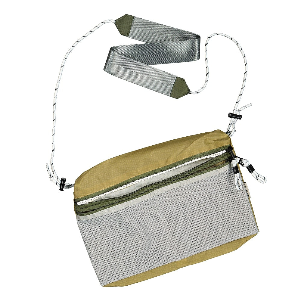 Taikan Everything Sacoche Large Wicker / Pistachio / Patio Tote Bags & Shoppers Close-up | Overkill