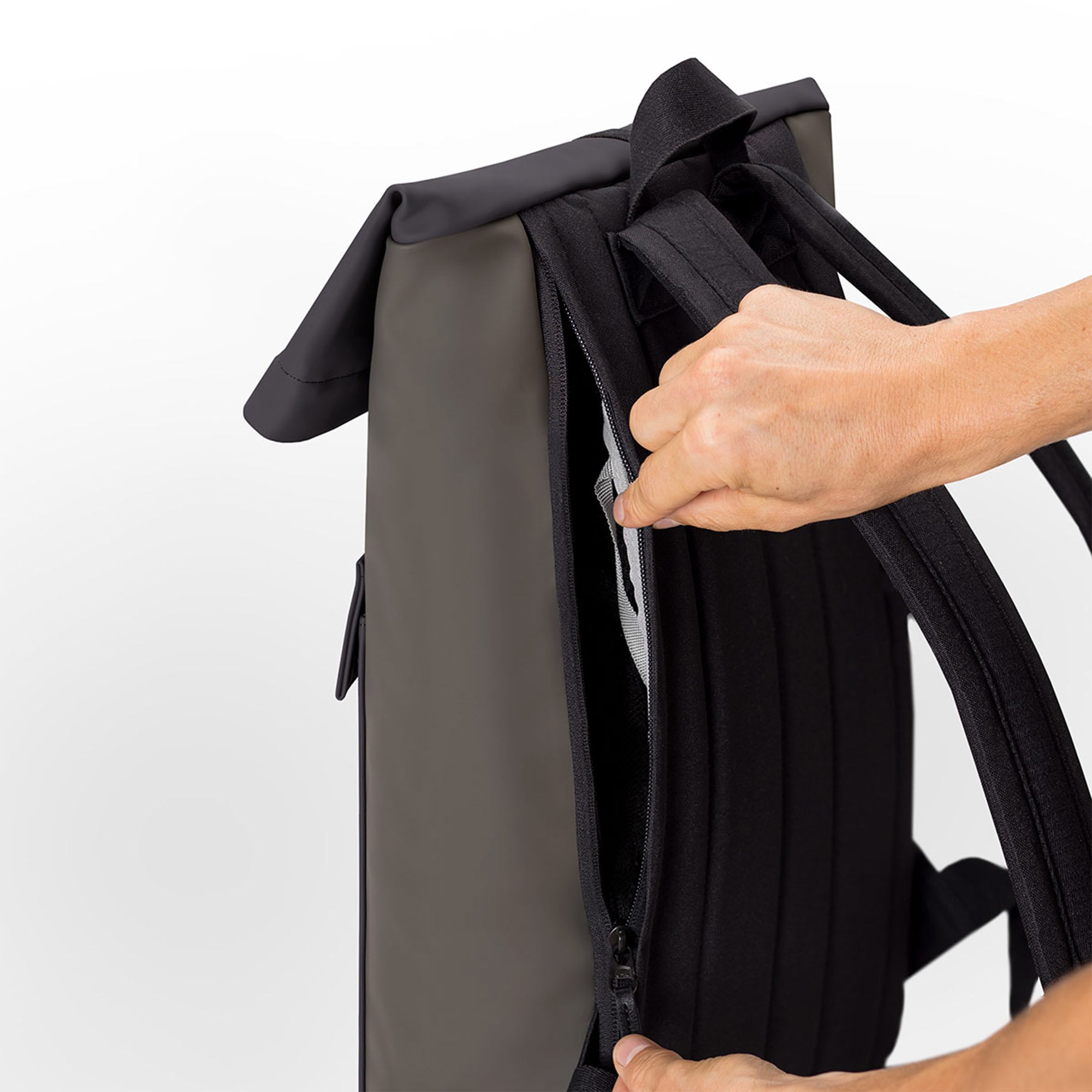 Ucon Acrobatics Jasper Backpack Dark Grey Backpacks Detailfoto | Overkill