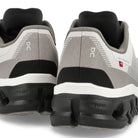 On W Cloudflow 4 Distance White / Black Low Top Sneakers  Detailfoto | Overkill