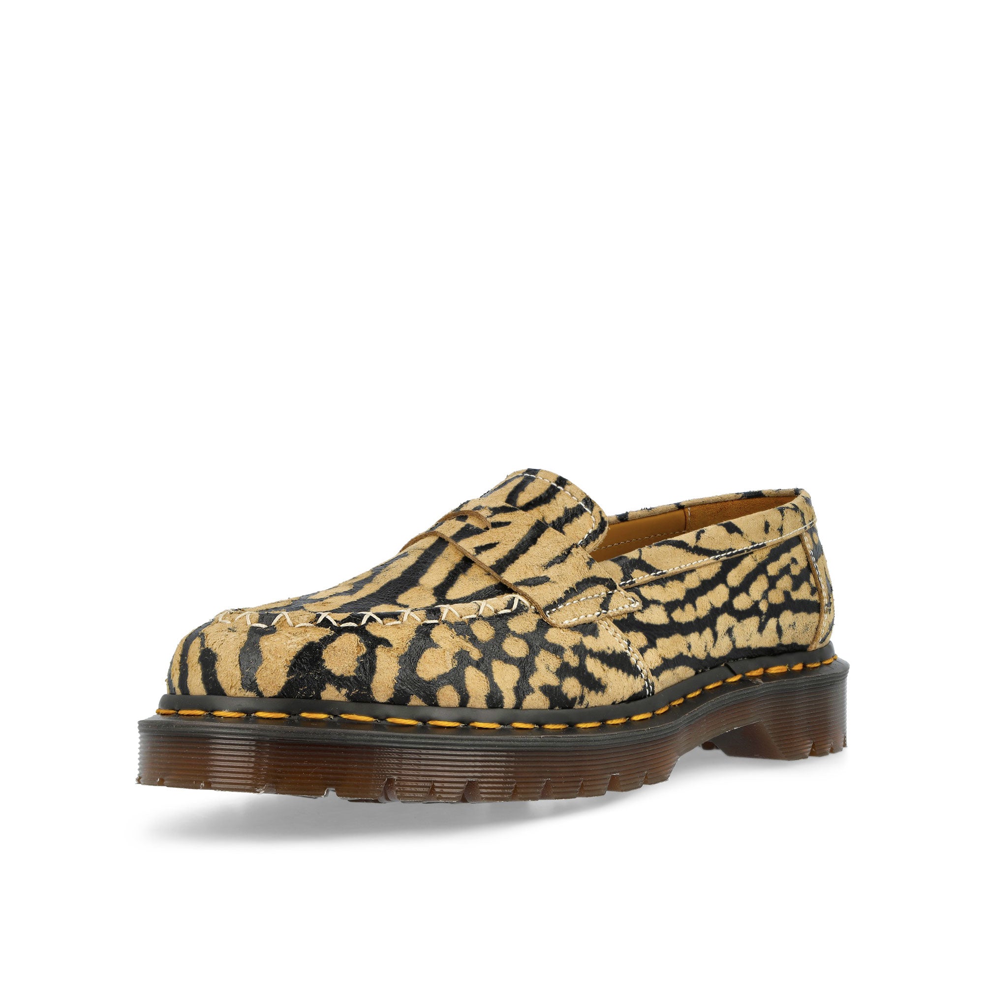 Dr. Martens Delapre Penny Loafer Teak / Black Loafers & Lace Ups 42707200 Close-up | Overkill
