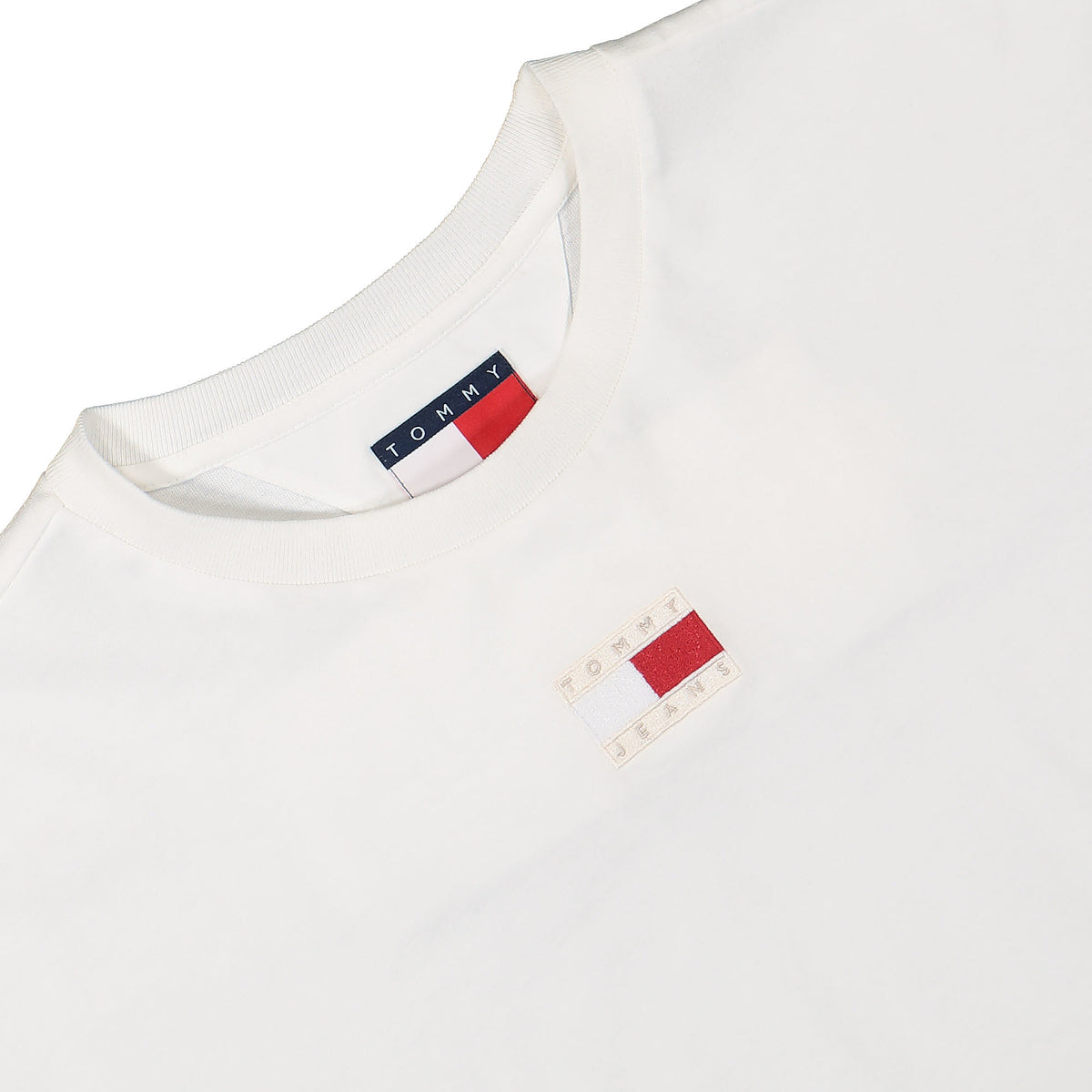 Tommy Jeans TJCU Split HEM Flag Tee Ancient White T-Shirts Close-up | Overkill