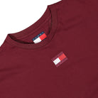 Tommy Jeans TJCU Split HEM Flag Tee Deep Rouge T-Shirts Close-up | Overkill