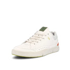 On wmns the roger centre court White / Coral Sneakers  Close Up | Overkill