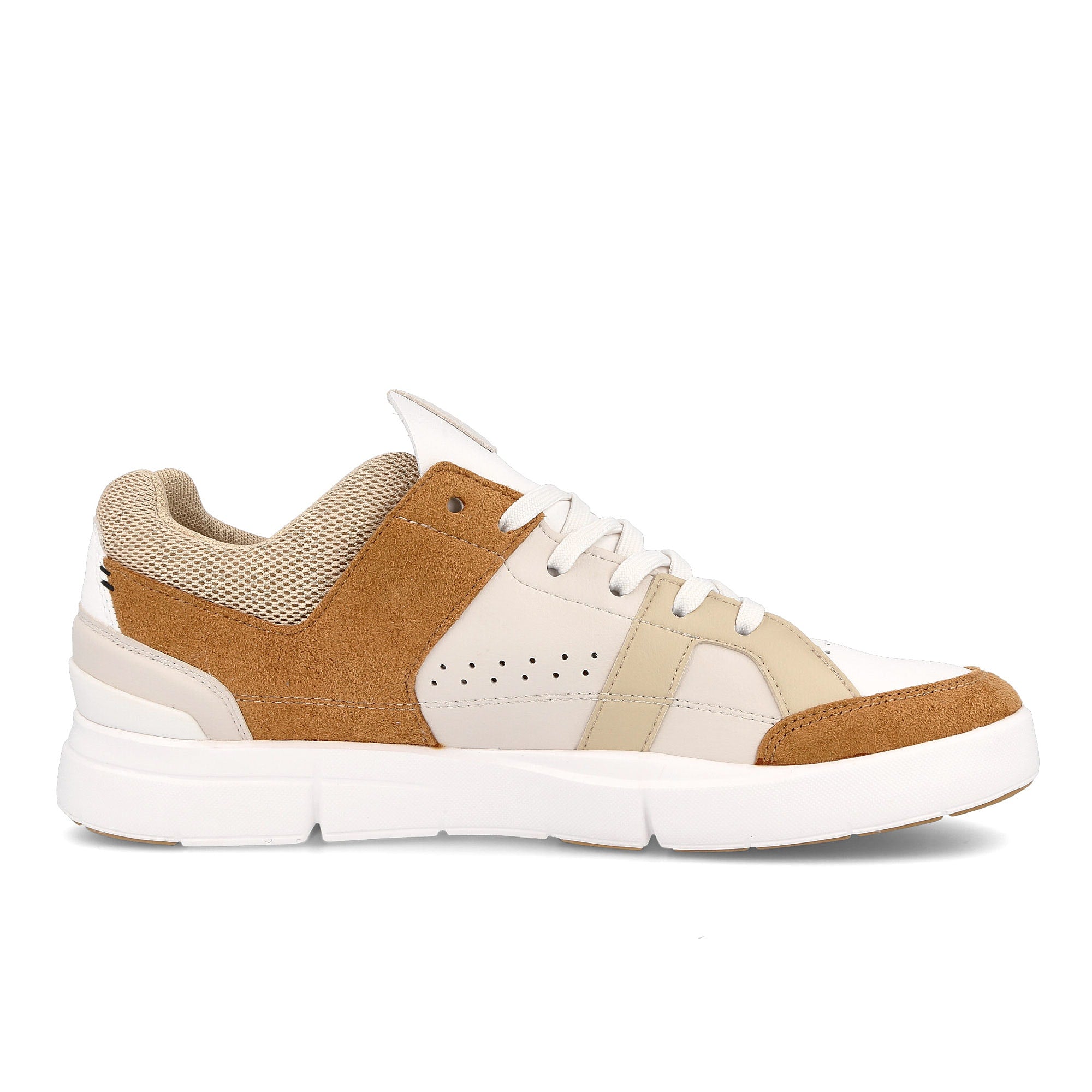 On the roger clubhouse Almond / Sand   Material | Overkill