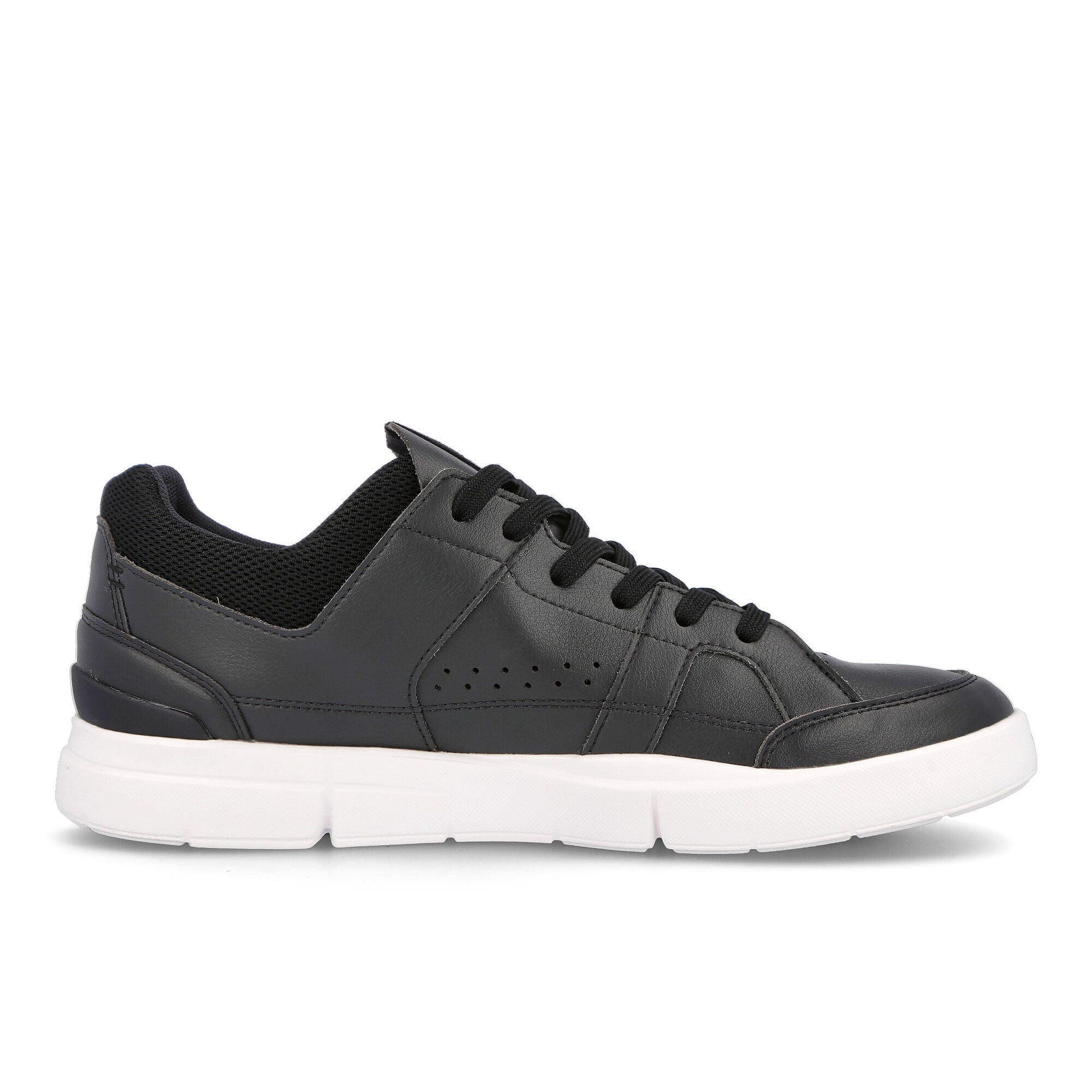 On the roger clubhouse Black / White   Material | Overkill