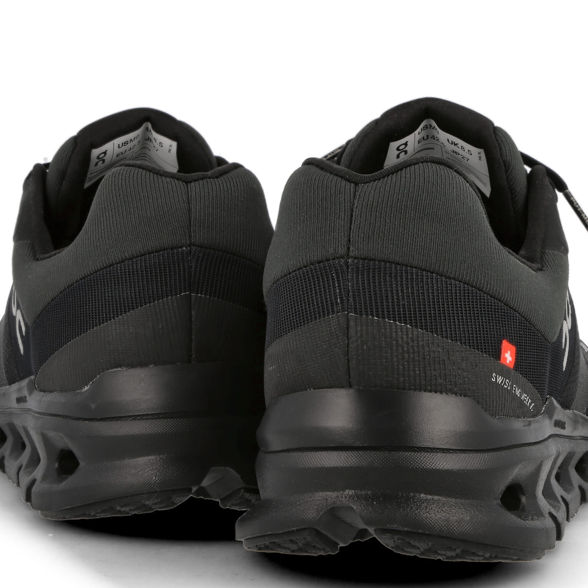 On Cloudrunner Waterproof Black Low Top Sneakers  Detailfoto | Overkill