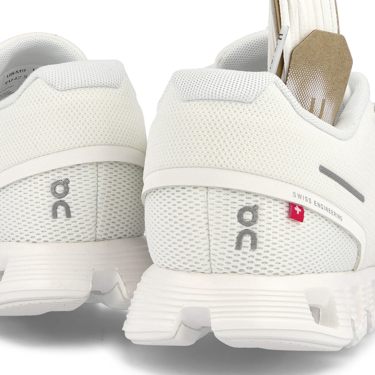 On Cloud 5 Undyed White / White Low Top Sneakers  Detailfoto | Overkill