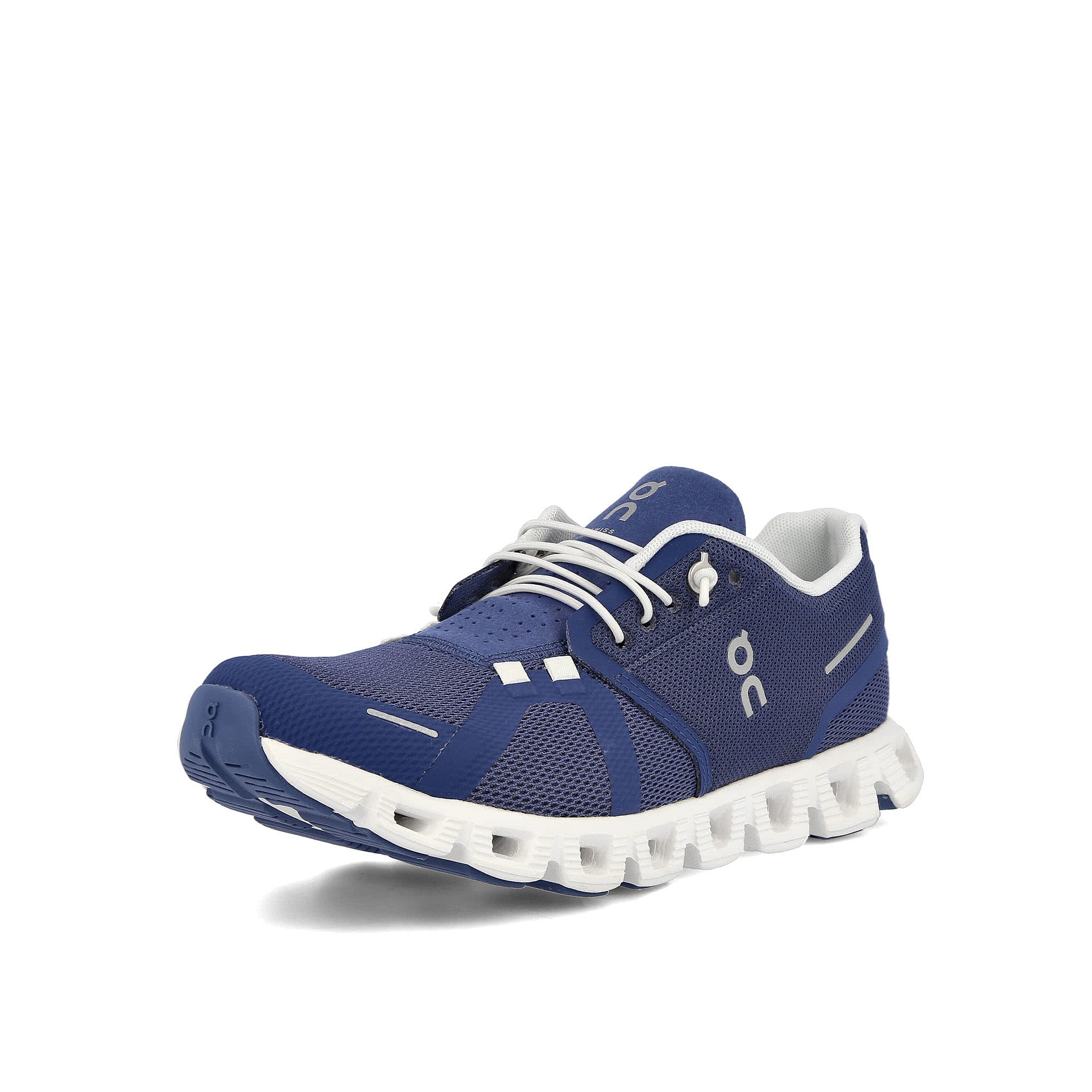 On wmns cloud 5 Denim / White Sneakers  Close Up | Overkill