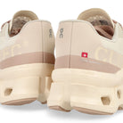 On W Cloudmonster Moon / Fawn Low Top Sneakers  Detailfoto | Overkill