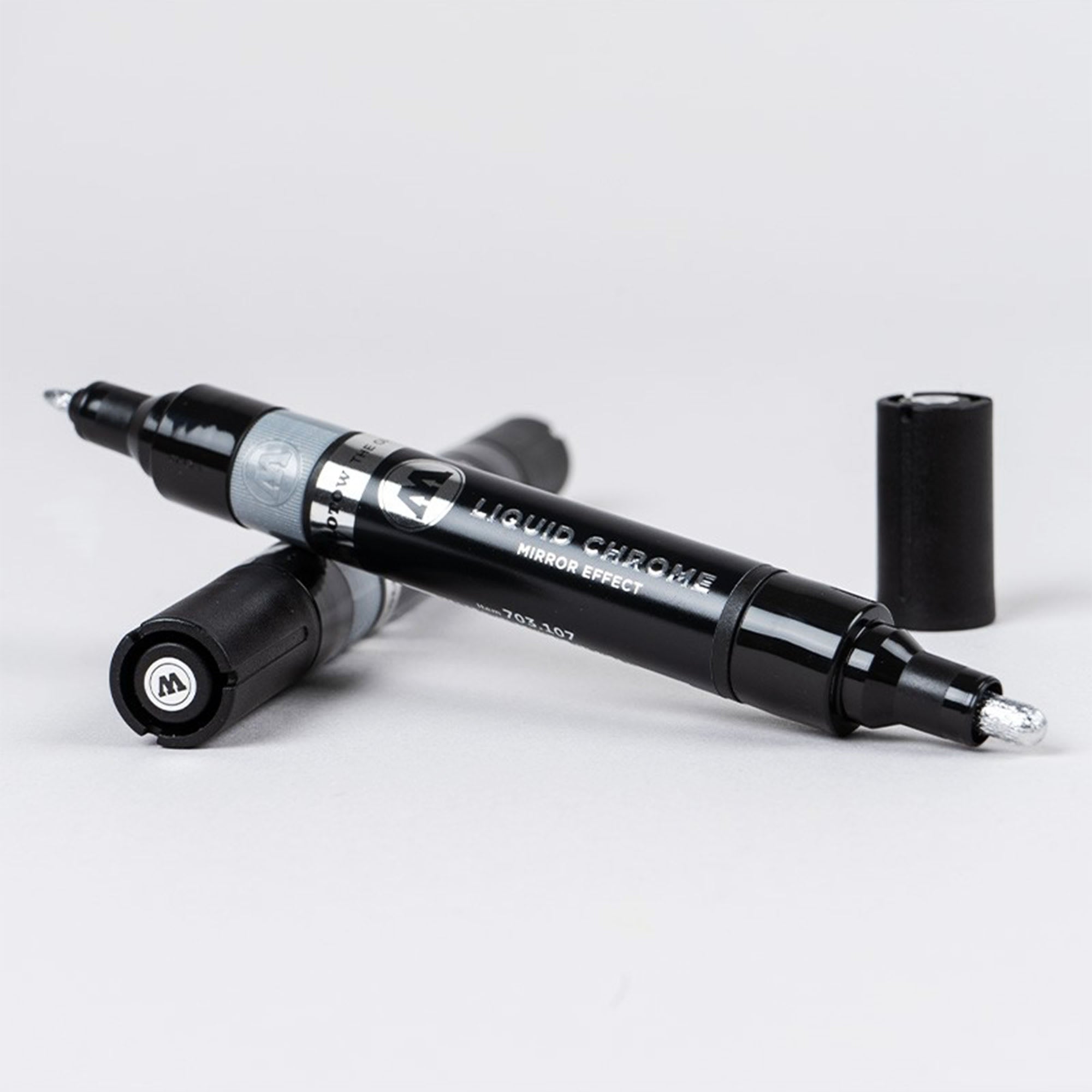 Molotow Liquid Chrome Twin Marker 1,5 - 4 mm 0 Marker Close-up | Overkill