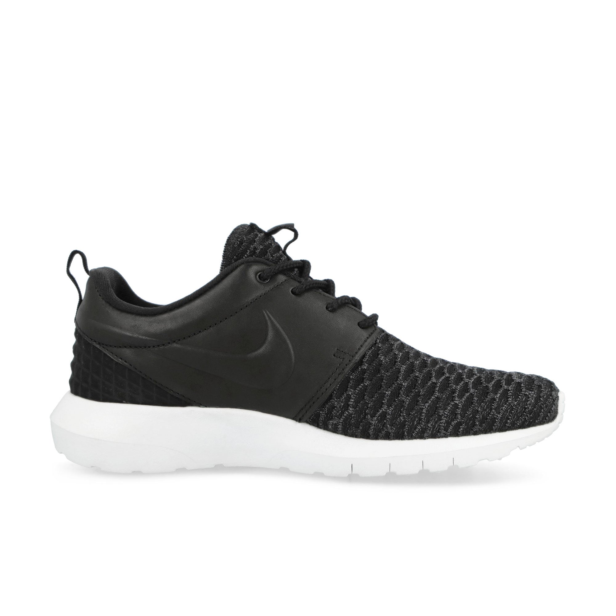 Nike Roshe NM Flyknit Premium Black / Black - Dark Grey - White Sneaker 746825 001 Silhouette | Overkill
