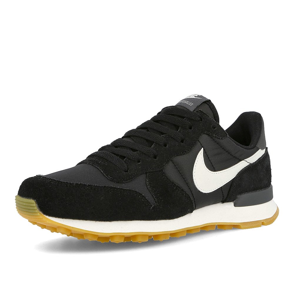 Nike wmns internationalist Black / Summit White - Anthracite - Sail Sneakers  Close Up | Overkill