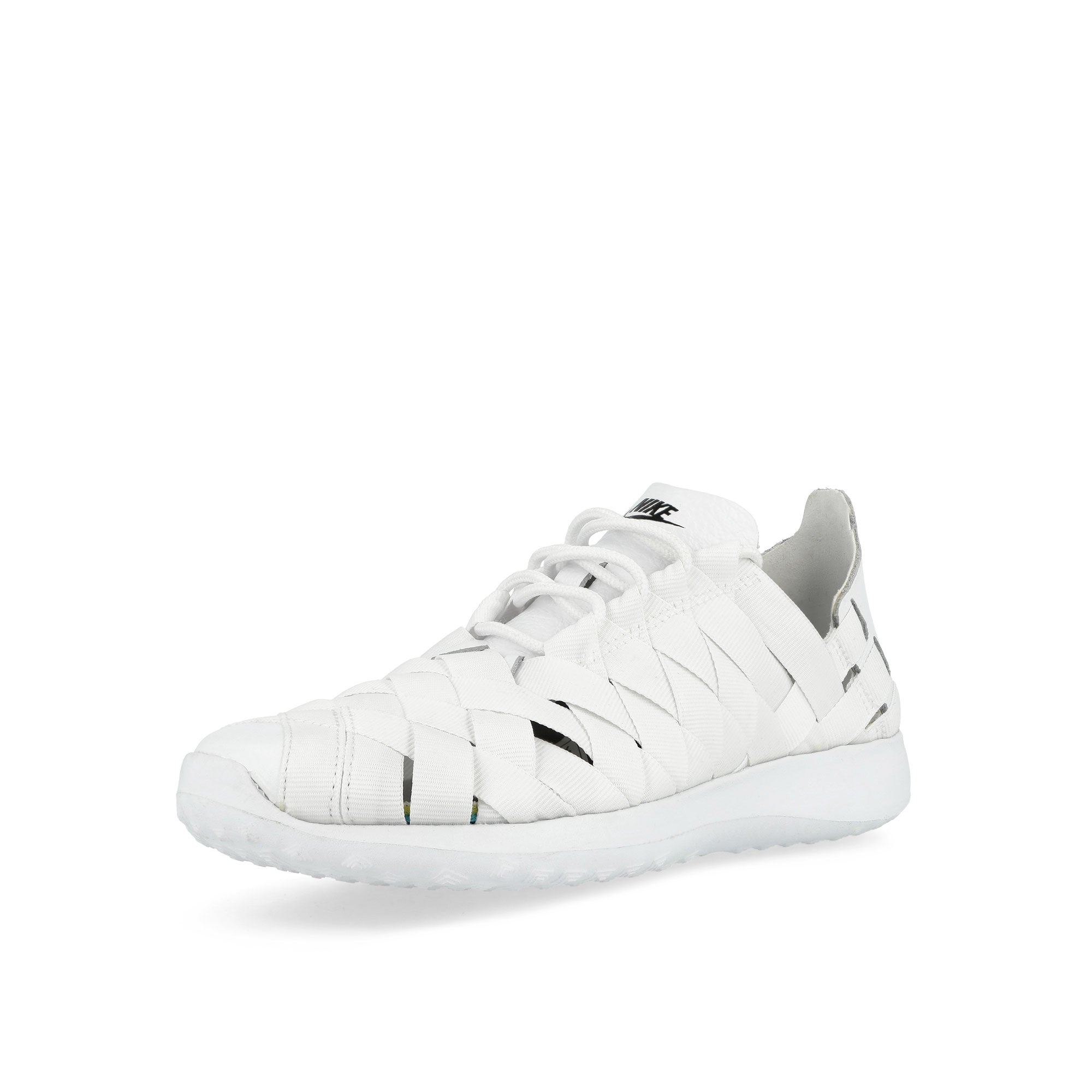 Nike W Juvenate Woven White / Black Sneaker 833824 100 Close-up | Overkill
