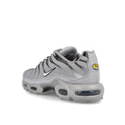 Nike air max plus Wolf Grey / White - Black  Close-up | Overkill