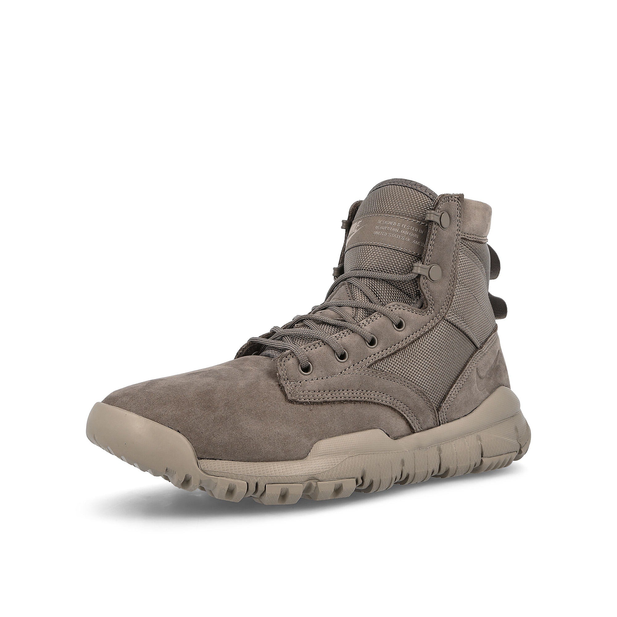 Nike sfb 6 nsw leather boot Dark Mushroom / Dark Mushroom - Light Taupe Sneakers  Close Up | Overkill