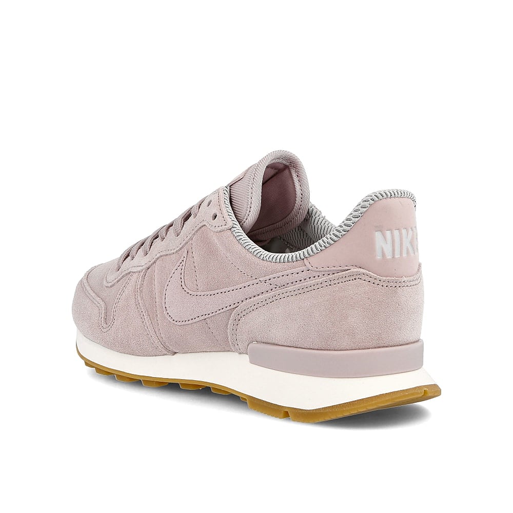 Nike wmns internationalist se Particle Rose-Particle Rose - Vast Grey Sneakers  Material | Overkill