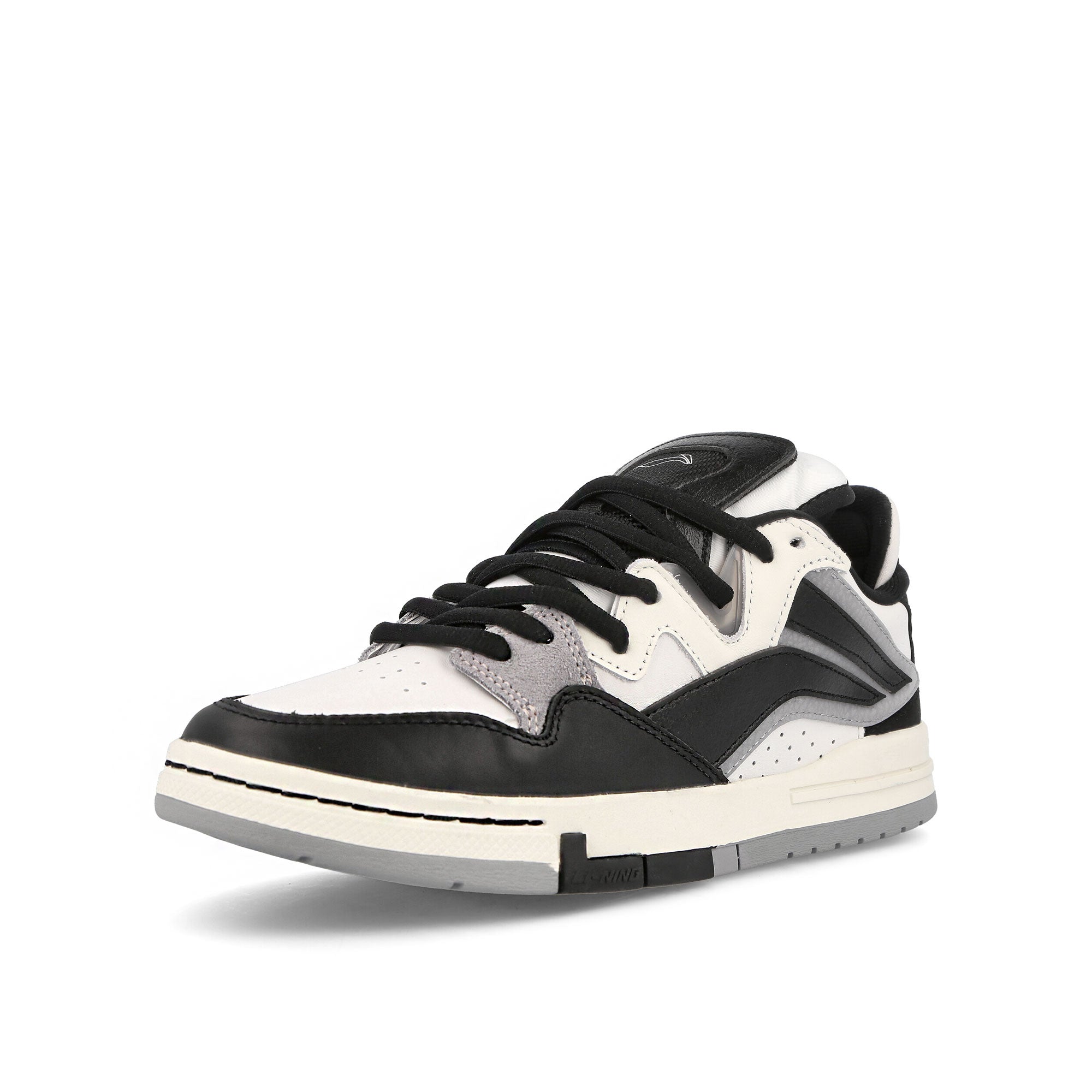 Li-Ning Wave Pro Black / White / Grey Low Top Sneakers  Close Up | Overkill