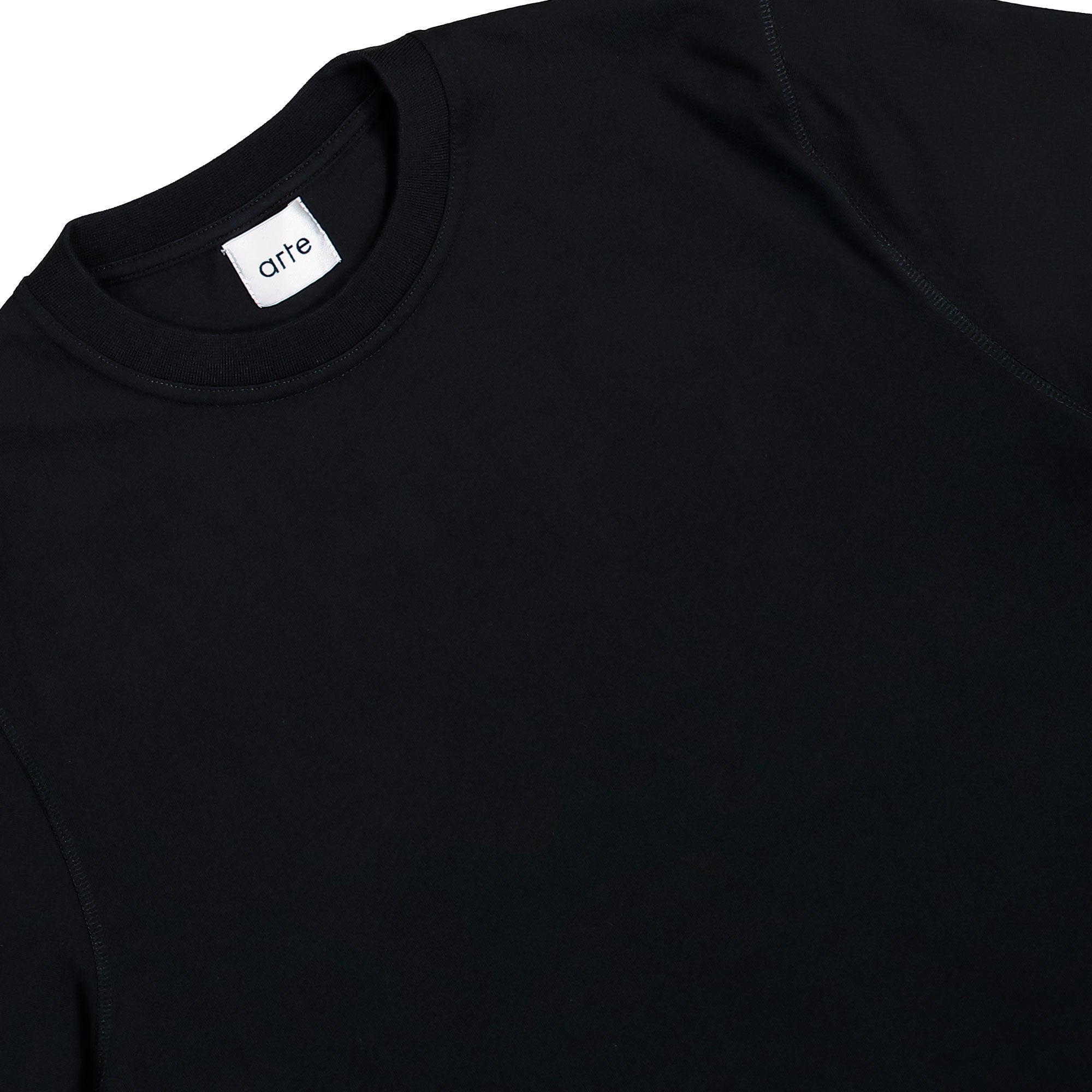 Arte Antwerp Pink Serial T-Shirt Black T-Shirt AW26-122T Close-up | Overkill
