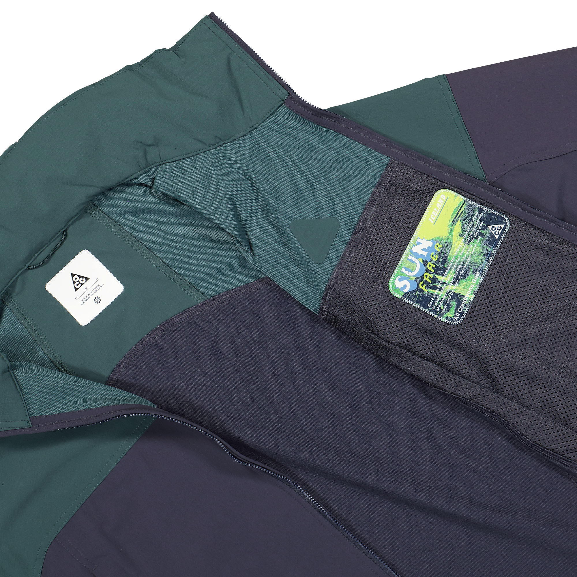 Nike ACG Sun Farer Jacket Faded Spruce / Gridiron / Black / Summit White Jackets Detail view 1 | Overkill