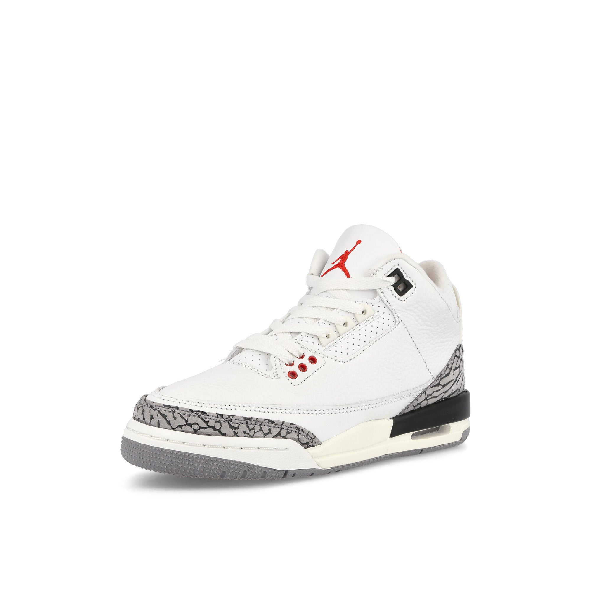 Jordan Air Jordan 3 Retro GS Summit White / Fire Red - Black Sneakers  Close Up | Overkill