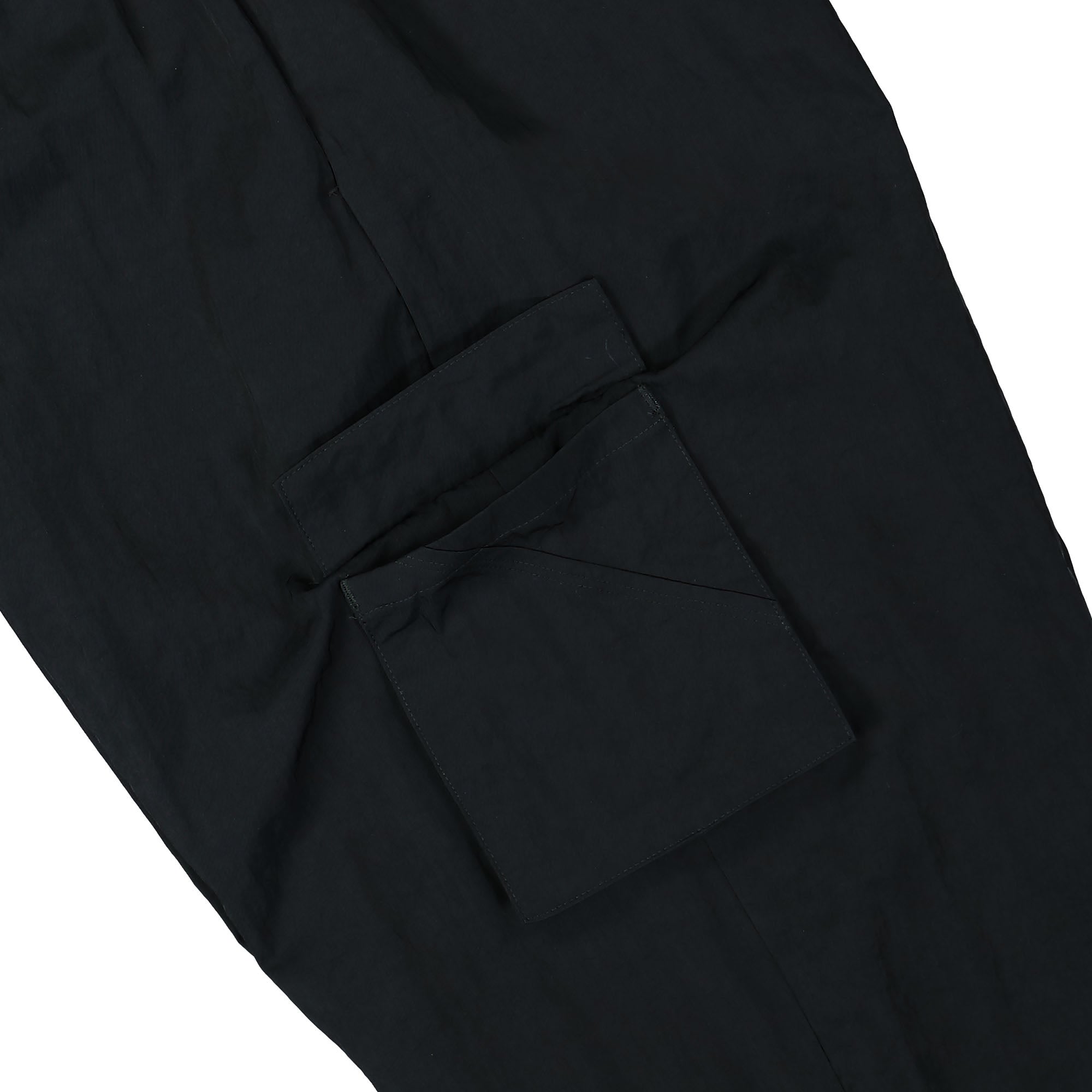 Nike W NSW Essential Woven HR Cargo Pant Black / White Cargo Pants Detail view 1 | Overkill