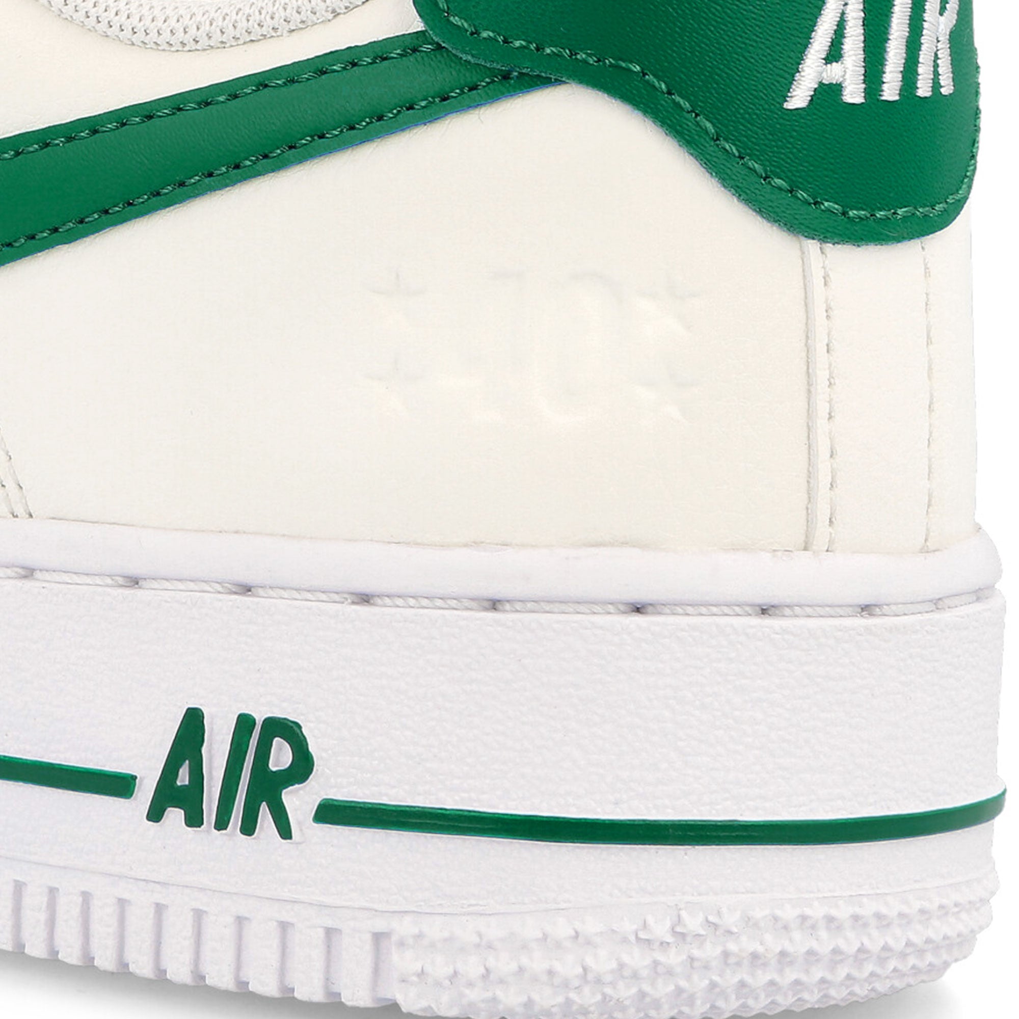 Nike wmns air force 1 07 se Sail / Malachite - White - Metallic Sneakers  Detailfoto | Overkill